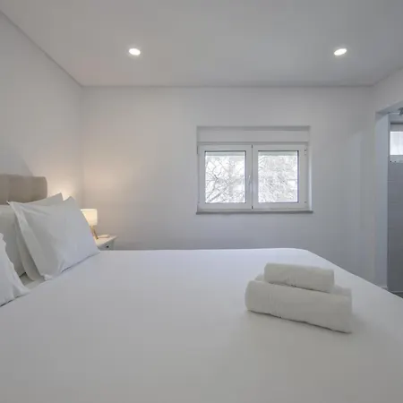Olivais Modern By Homing Apartment